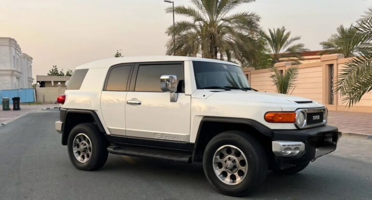 Toyota FJ full option 2012 Gcc for sale