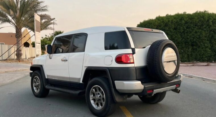 Toyota FJ full option 2012 Gcc for sale