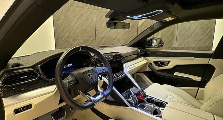 Lamborghini Urus fully loaded 2021 for sale