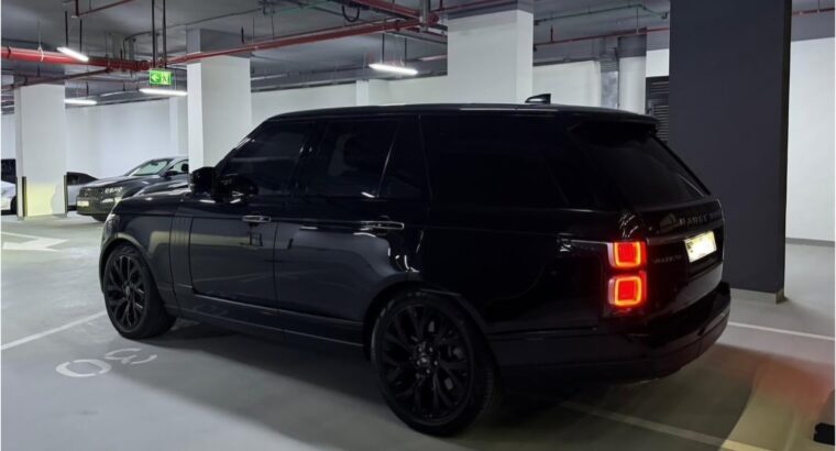 Range Rover vouge 2020 Gcc in perfect condition