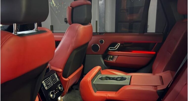 Range Rover vouge 2020 Gcc in perfect condition