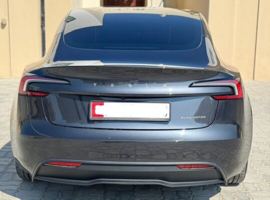 Tesla model 3 long range 2024 Gcc for sale