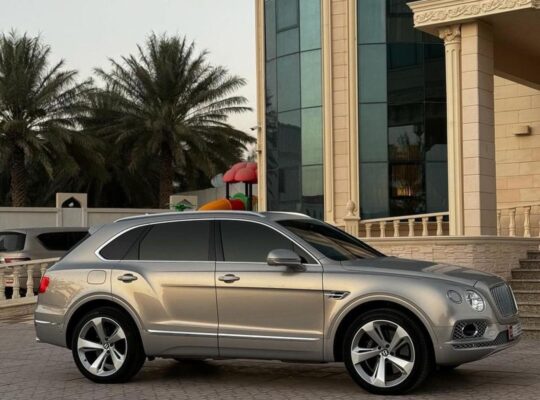 Bentley Bentayga 2017 Gcc full option for sale