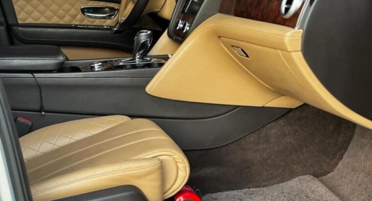 Bentley Bentayga 2017 Gcc full option for sale