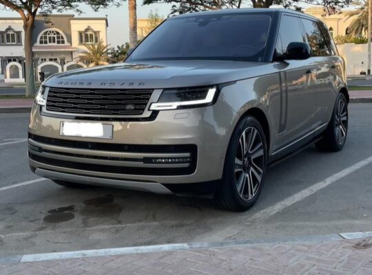 Range Rover vouge 2023 Gcc in perfect condition