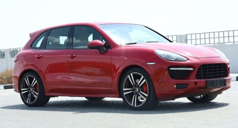 Porsche Cayenne GTS 2014 Gcc in good condition