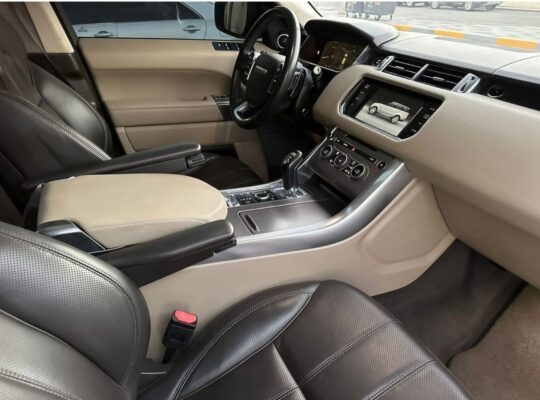 Range Rover sport supercharge 2015 Gcc for sale