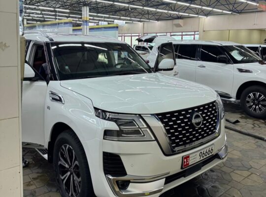 Nissan patrol Titanium 2023 Full option Gcc