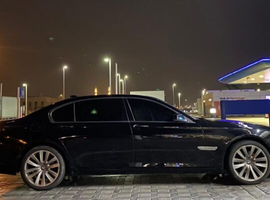 BMW 740Li full option 2010 Gcc in good condition