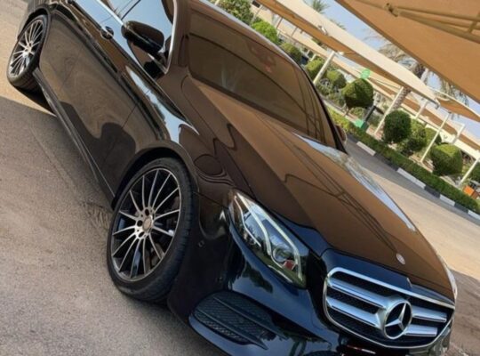 Mercedes E300 full option Gcc 2017 for sale