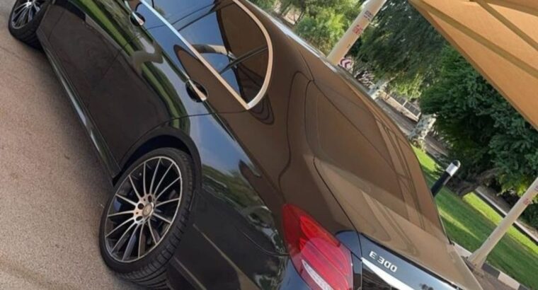 Mercedes E300 full option Gcc 2017 for sale