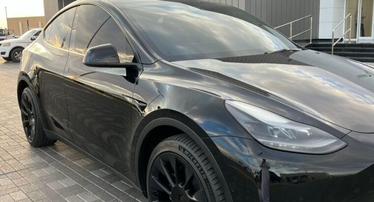 Tesla model Y long range 2022 Gcc for sale