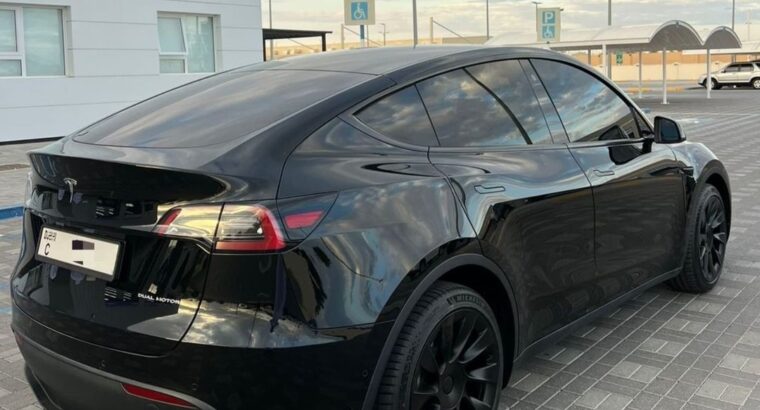 Tesla model Y long range 2022 Gcc for sale