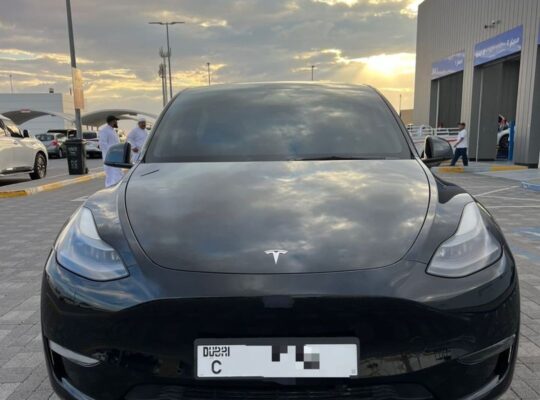 Tesla model Y long range 2022 Gcc for sale