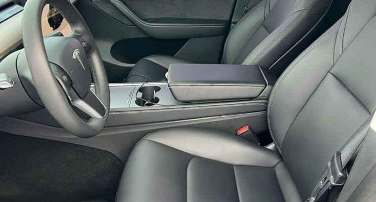 Tesla model Y long range 2022 Gcc for sale
