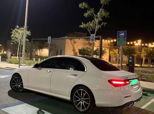 Mercedes E300 full option EMC Gcc 2021 for sale