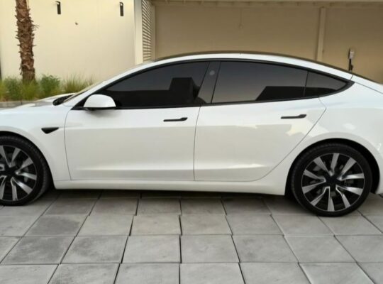 Tesla model 3 Long Range 2024 Gcc for sale