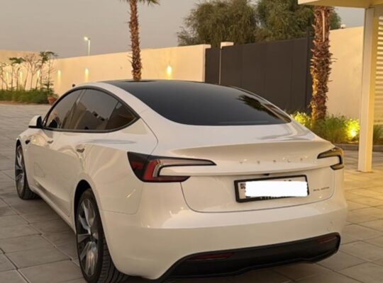 Tesla model 3 Long Range 2024 Gcc for sale