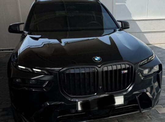 BMW X7 M60i full option 2024 Gcc for sale