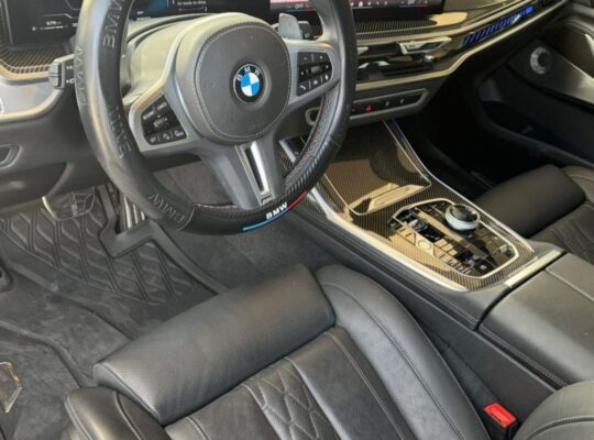 BMW X7 M60i full option 2024 Gcc for sale