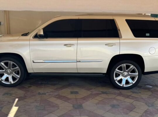 Cadillac Escalade full option 2015 Gcc for sale