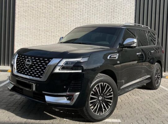 Nissan patrol platinum 2017 full option Gcc