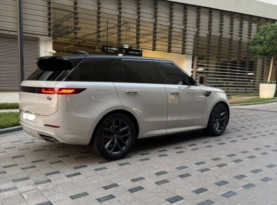 Range Rover sport 2023 Gcc full option for sale