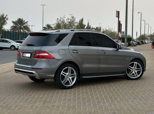 Mercedes ML500 full option 2013 Gcc