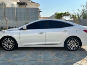 Hyundai Azira 2016 Gcc full option for sale