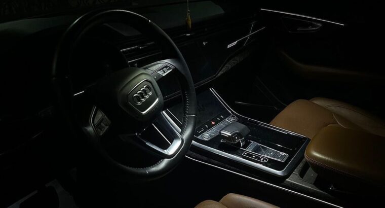 Audi Q8 55 TFSI Luxury 2020 full option