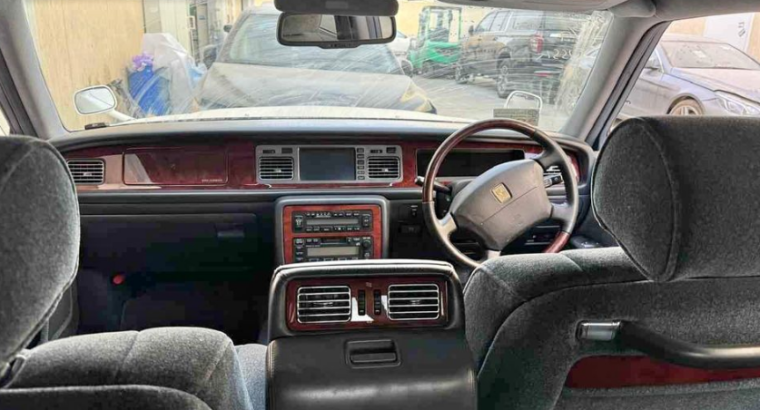 TOYOTA CENTURY 2001 IN GOOD CONDITION FOR SALE