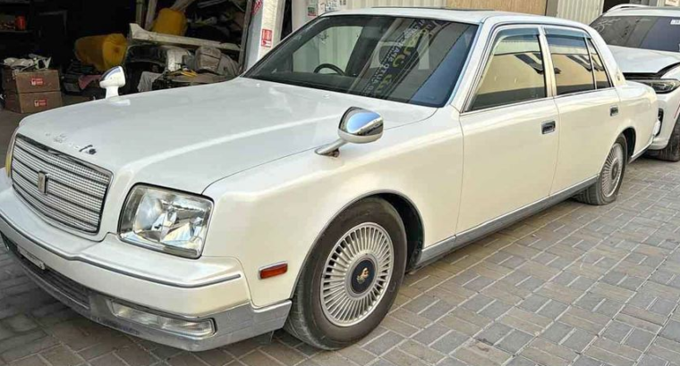 TOYOTA CENTURY 2001 IN GOOD CONDITION FOR SALE