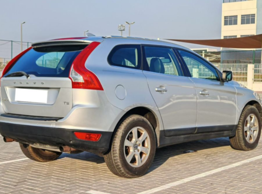 Volvo XC60 2.5L 2012 GCC Specs in good condition F