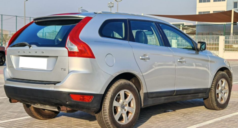 Volvo XC60 2.5L 2012 GCC Specs in good condition F