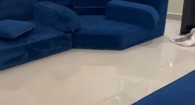 للبيع طقم جلوس ارضي