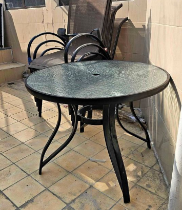 Outdoor Table and chairs For Sale