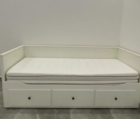 Ikea من daybed للبيع