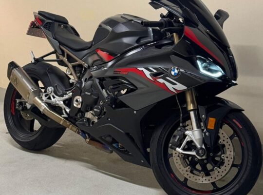 BMW S1000RR 2022 in perfect condition for sale