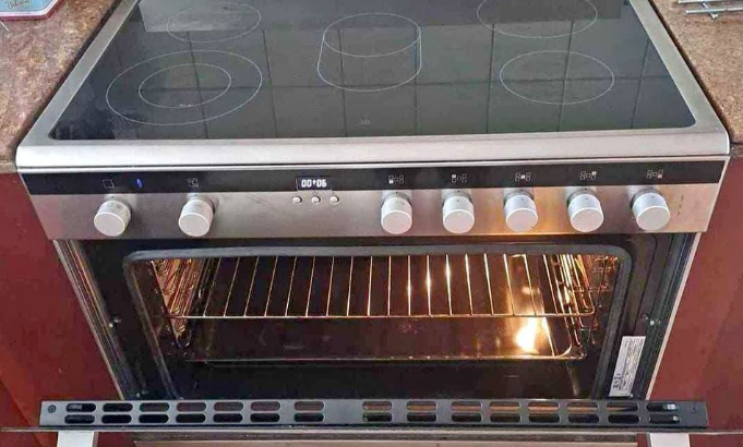 Siemens Electric Ceramic Cooker Oven For Sale