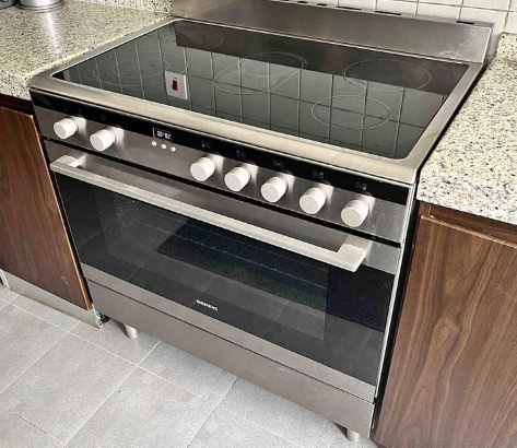 Siemens Electric Ceramic Cooker Oven For Sale