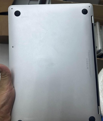macbook pro 2017 8/256 For Sale
