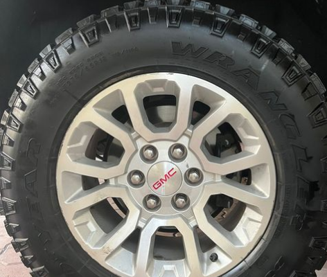 275/65R18 للبيع رنقات الوكاله ويا تواير جود اير