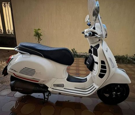 Vespa Italian 300 cc 2021 in excellent condition f