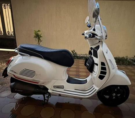 Vespa Italian 300 cc 2021 in excellent condition f