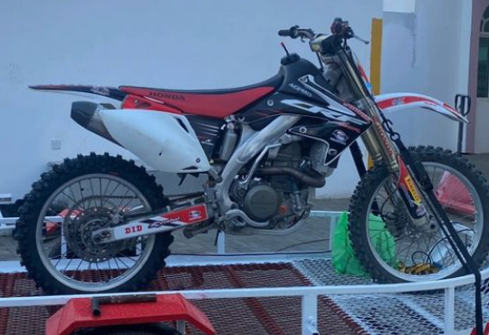 Honda CRF450 2008 in perfect condition for sale