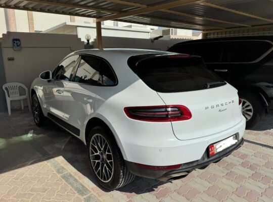 Porsche Macan 2018 Gcc in perfect condition