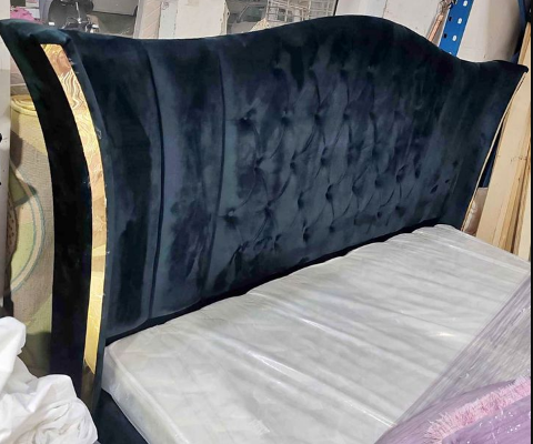 Bed+ mattress 2×2m size for sale