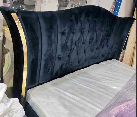 Bed+ mattress 2×2m size for sale