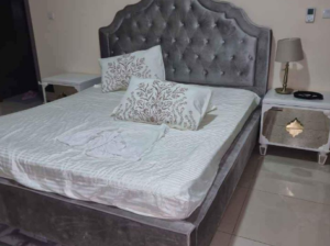 Bed set king size 5 pieces for sale