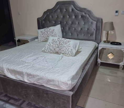 Bed set king size 5 pieces for sale
